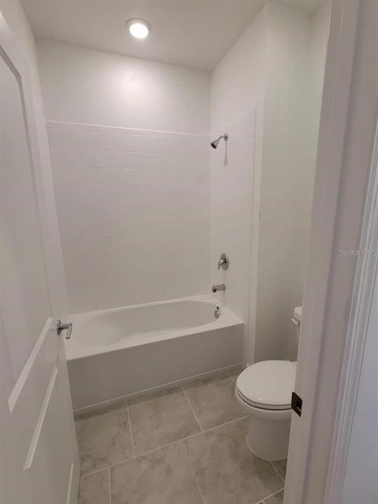 For Rent: $3,500 (5 beds, 4 baths, 3180 Square Feet)