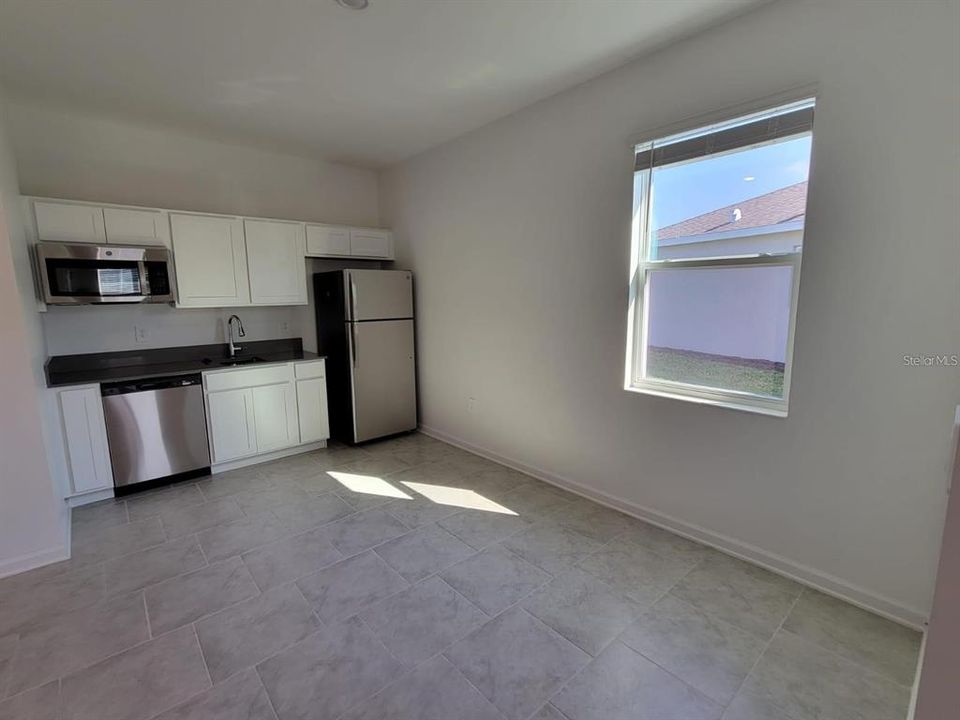 For Rent: $3,500 (5 beds, 4 baths, 3180 Square Feet)