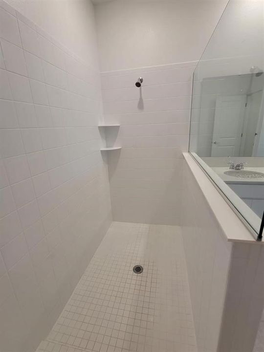 For Rent: $3,500 (5 beds, 4 baths, 3180 Square Feet)