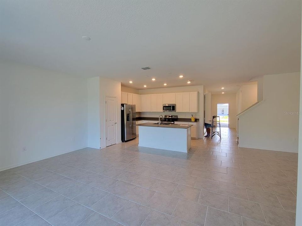 For Rent: $3,500 (5 beds, 4 baths, 3180 Square Feet)