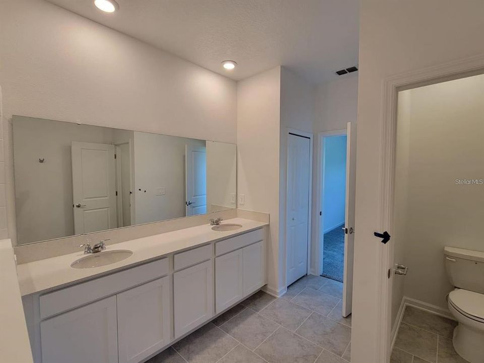 For Rent: $3,500 (5 beds, 4 baths, 3180 Square Feet)