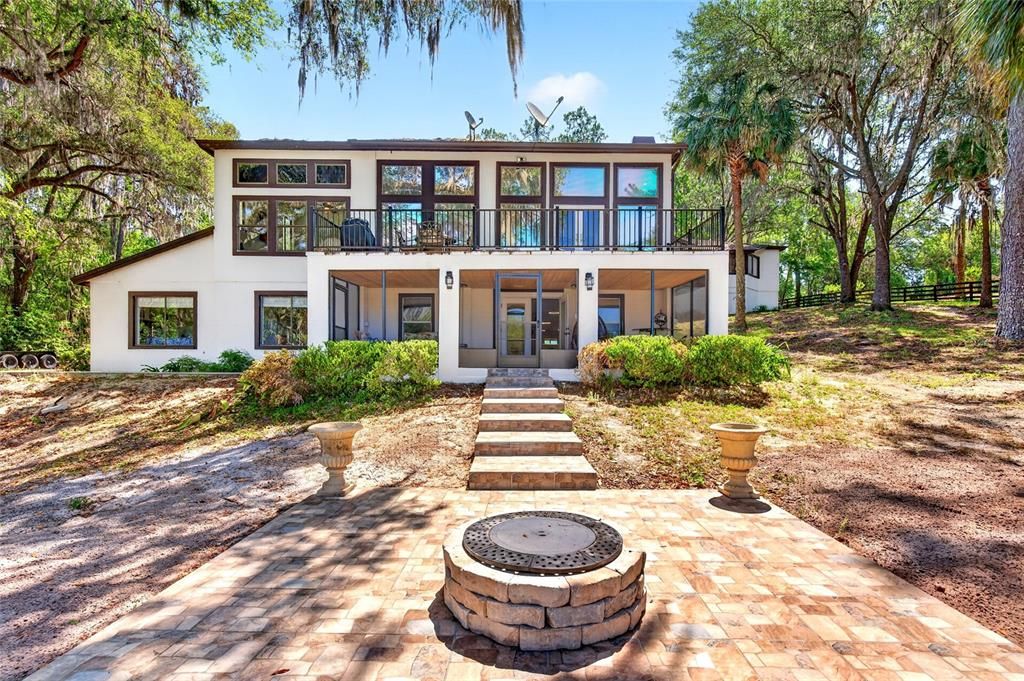 For Sale: $1,550,000 (5 beds, 3 baths, 4907 Square Feet)