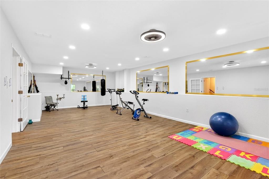 For Sale: $1,550,000 (5 beds, 3 baths, 4907 Square Feet)