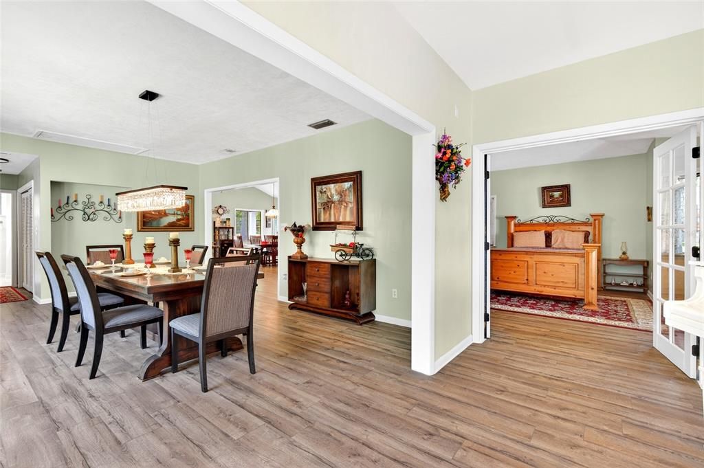 For Sale: $1,550,000 (5 beds, 3 baths, 4907 Square Feet)