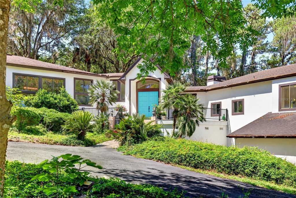 For Sale: $1,550,000 (5 beds, 3 baths, 4907 Square Feet)