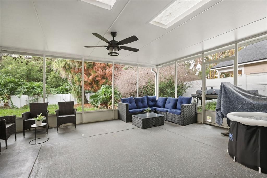For Rent: $3,000 (3 beds, 2 baths, 1669 Square Feet)