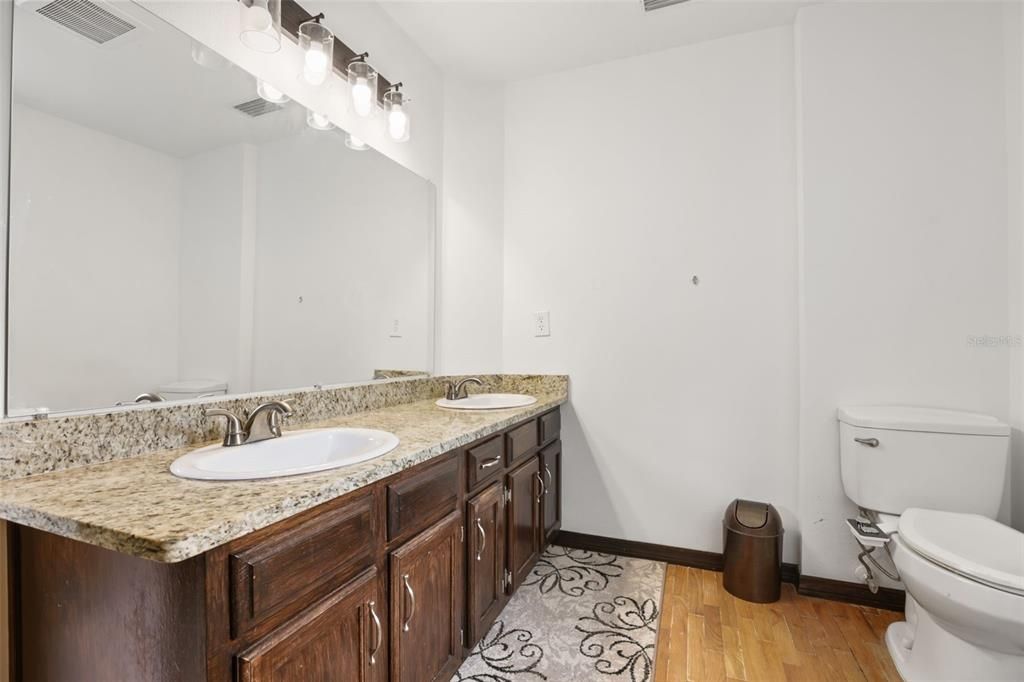 For Rent: $3,000 (3 beds, 2 baths, 1669 Square Feet)