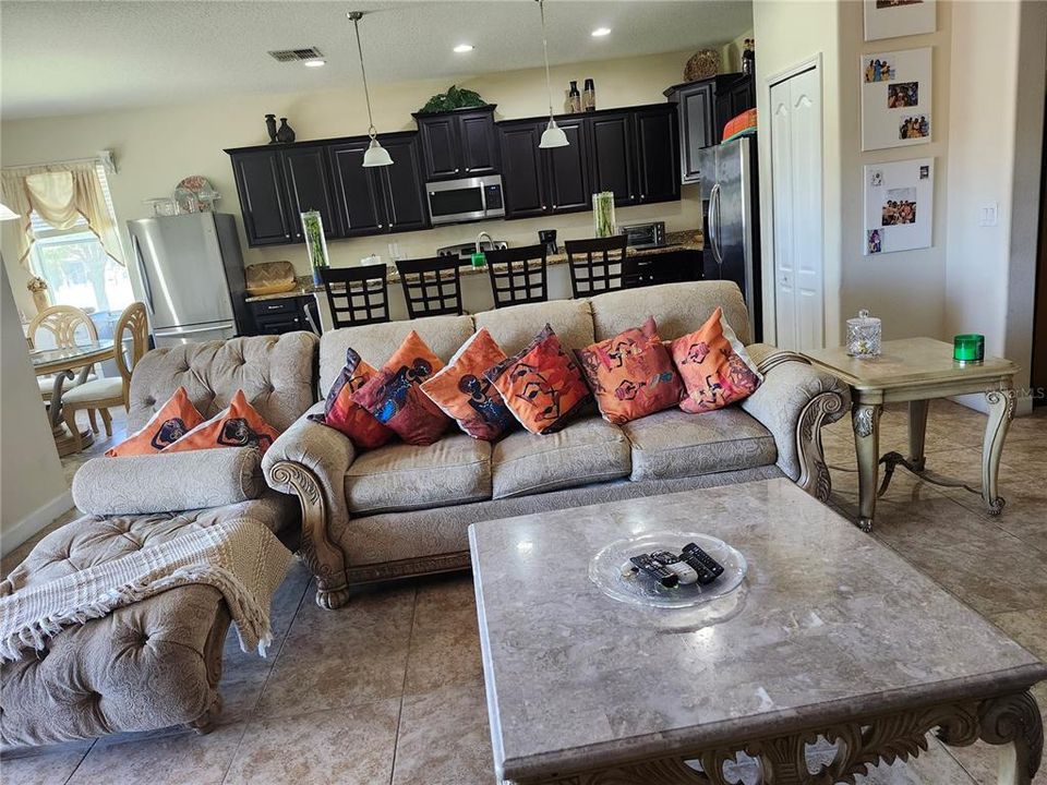 For Sale: $485,500 (4 beds, 3 baths, 2592 Square Feet)