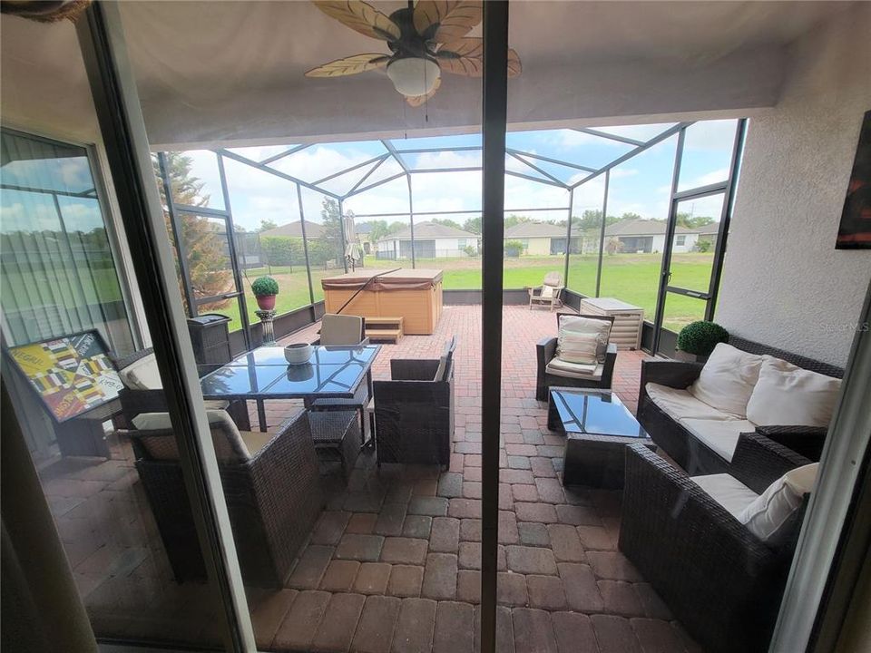 For Sale: $485,500 (4 beds, 3 baths, 2592 Square Feet)