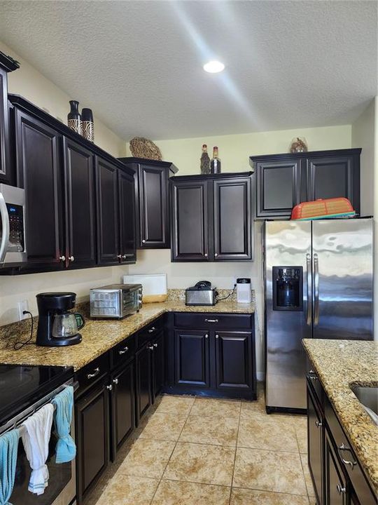 For Sale: $485,500 (4 beds, 3 baths, 2592 Square Feet)