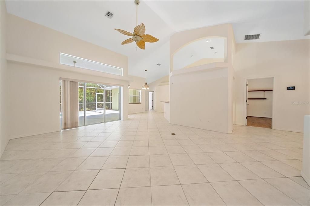 En Venta: $875,000 (3 camas, 2 baños, 2201 Pies cuadrados)