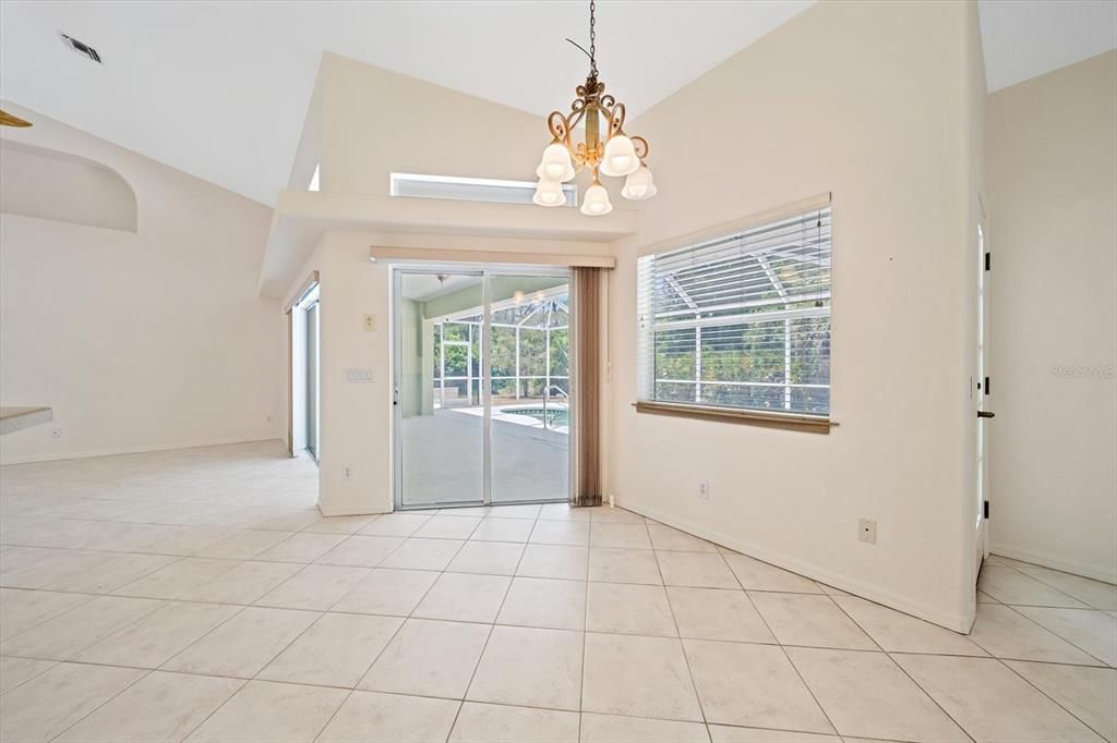 En Venta: $875,000 (3 camas, 2 baños, 2201 Pies cuadrados)
