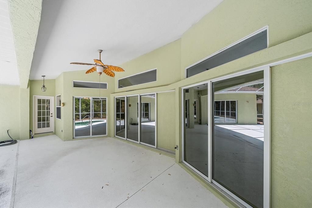 En Venta: $875,000 (3 camas, 2 baños, 2201 Pies cuadrados)