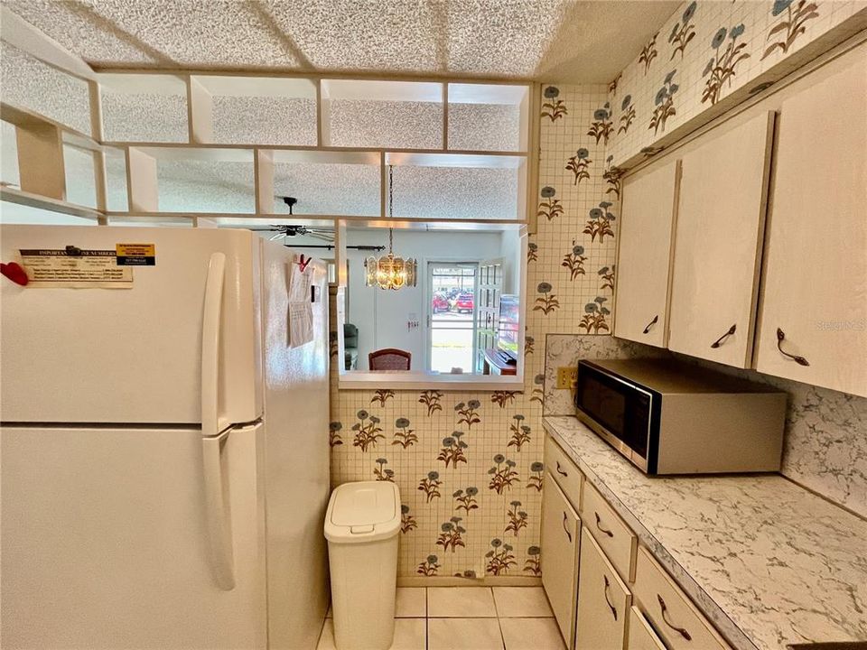 Active With Contract: $125,500 (1 beds, 1 baths, 800 Square Feet)