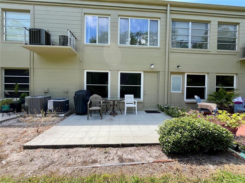 Active With Contract: $125,500 (1 beds, 1 baths, 800 Square Feet)