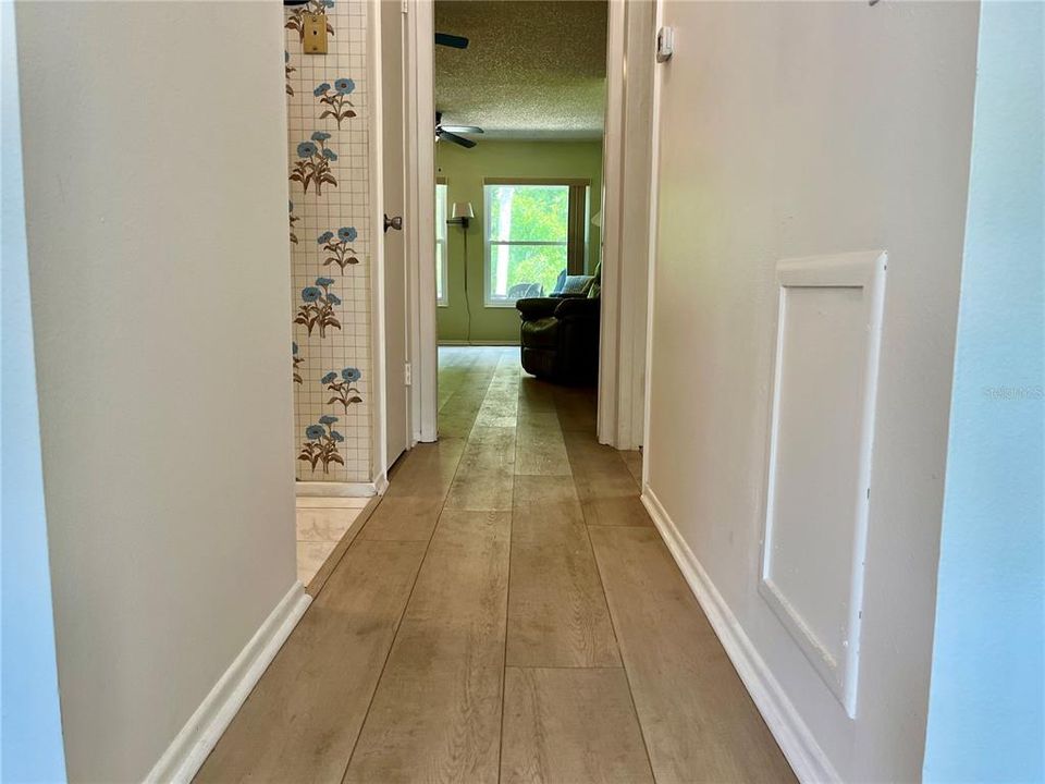 Active With Contract: $125,500 (1 beds, 1 baths, 800 Square Feet)