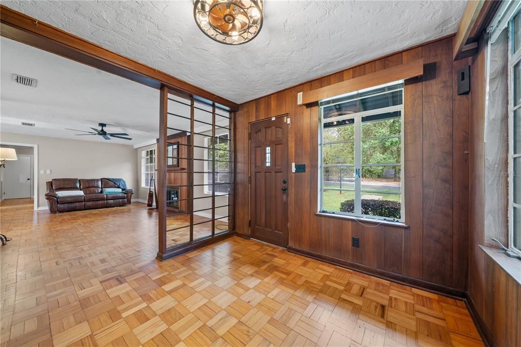 На продажу: $549,900 (4 спален, 3 ванн, 2500 Квадратных фут)