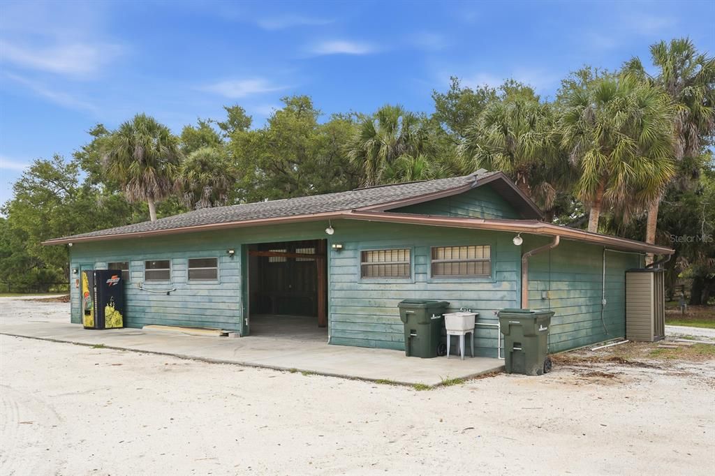 For Sale: $1,450,000 (5.23 acres)