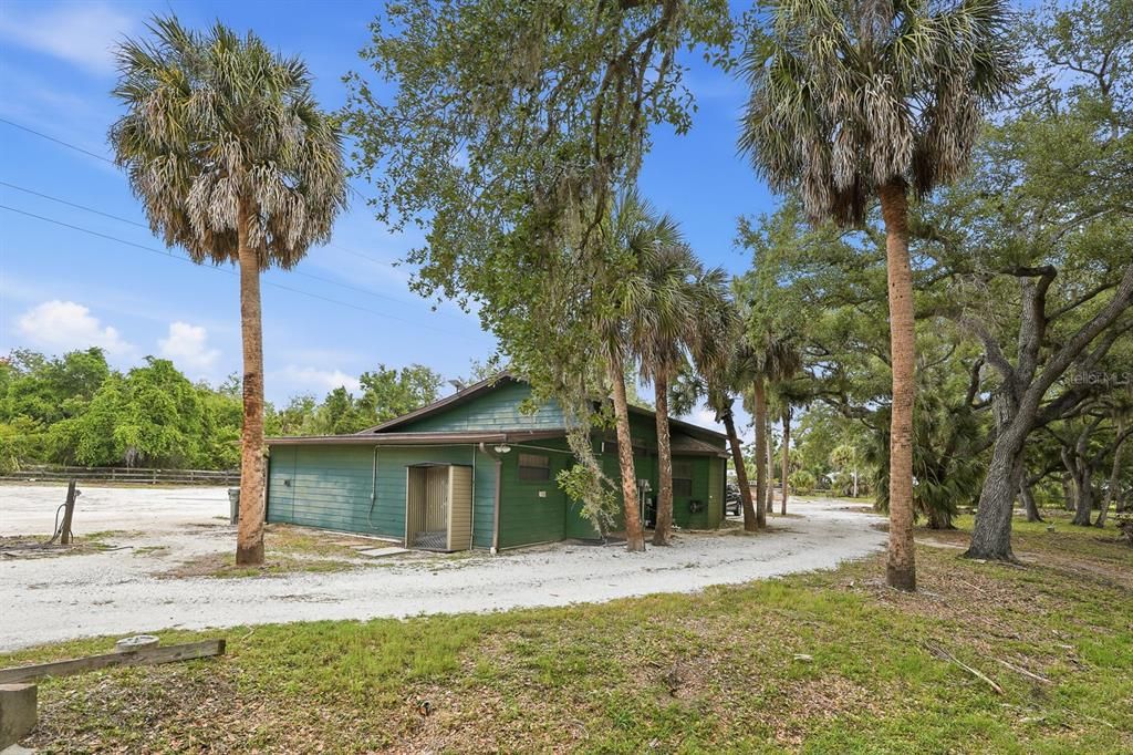 For Sale: $1,450,000 (5.23 acres)