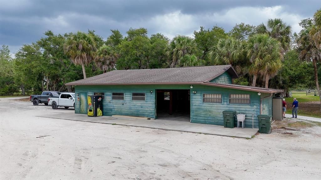 For Sale: $1,450,000 (5.23 acres)