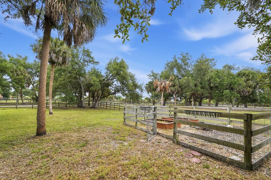 For Sale: $1,450,000 (5.23 acres)