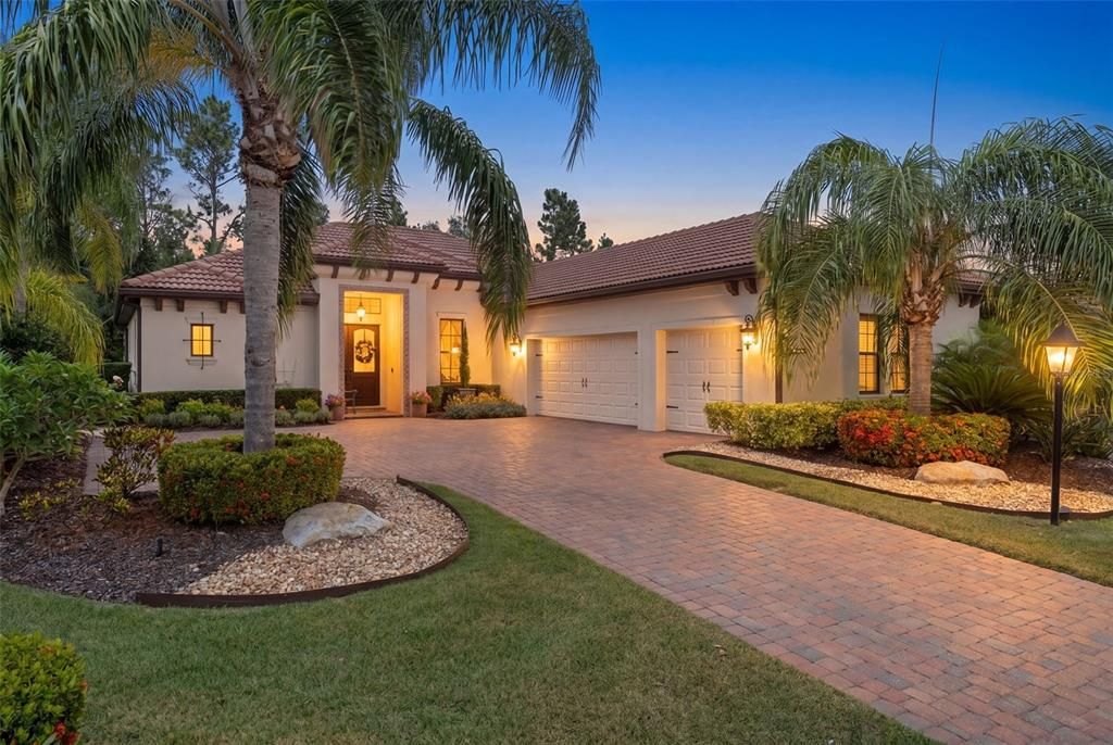Activo con contrato: $875,000 (4 camas, 3 baños, 2428 Pies cuadrados)