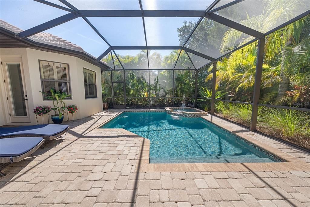 Activo con contrato: $875,000 (4 camas, 3 baños, 2428 Pies cuadrados)