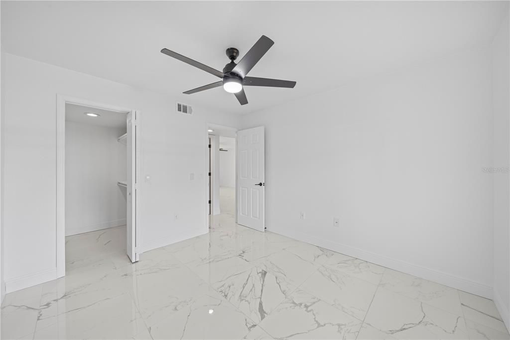 En Venta: $289,999 (2 camas, 2 baños, 1083 Pies cuadrados)