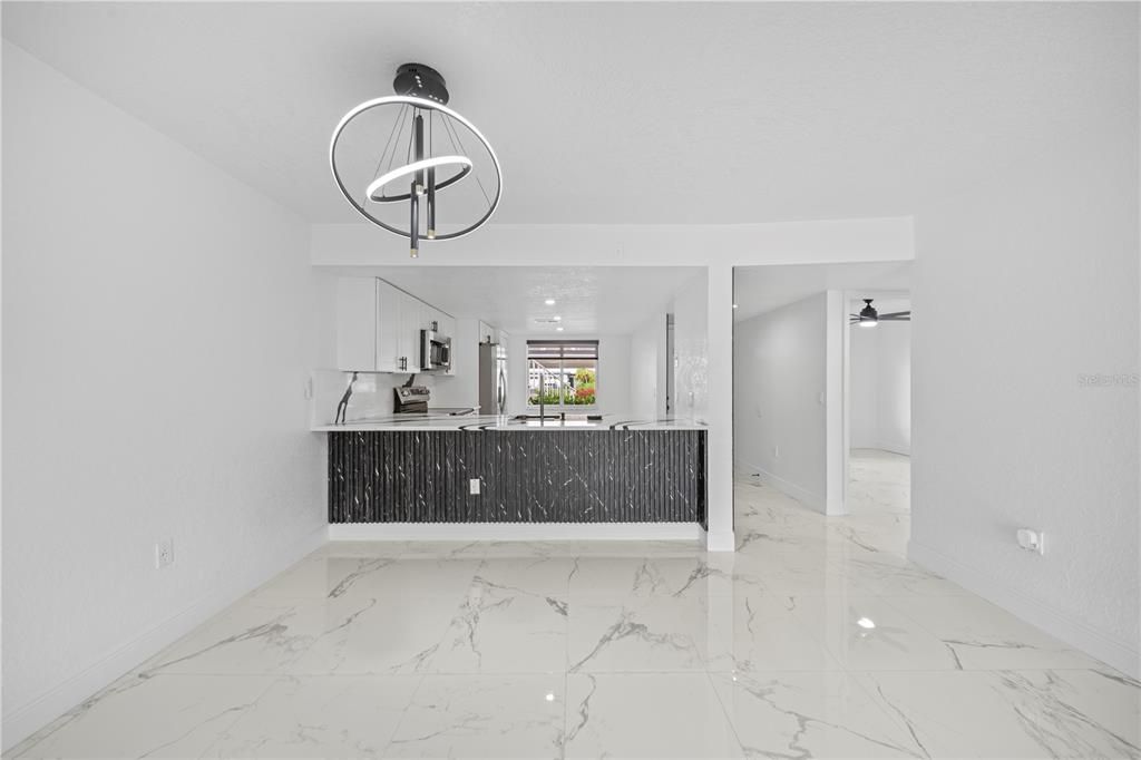 En Venta: $289,999 (2 camas, 2 baños, 1083 Pies cuadrados)