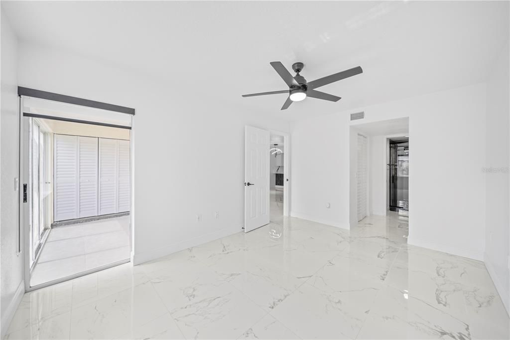 En Venta: $289,999 (2 camas, 2 baños, 1083 Pies cuadrados)