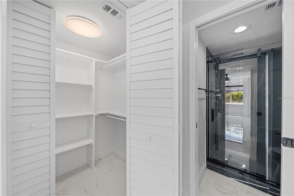 En Venta: $289,999 (2 camas, 2 baños, 1083 Pies cuadrados)