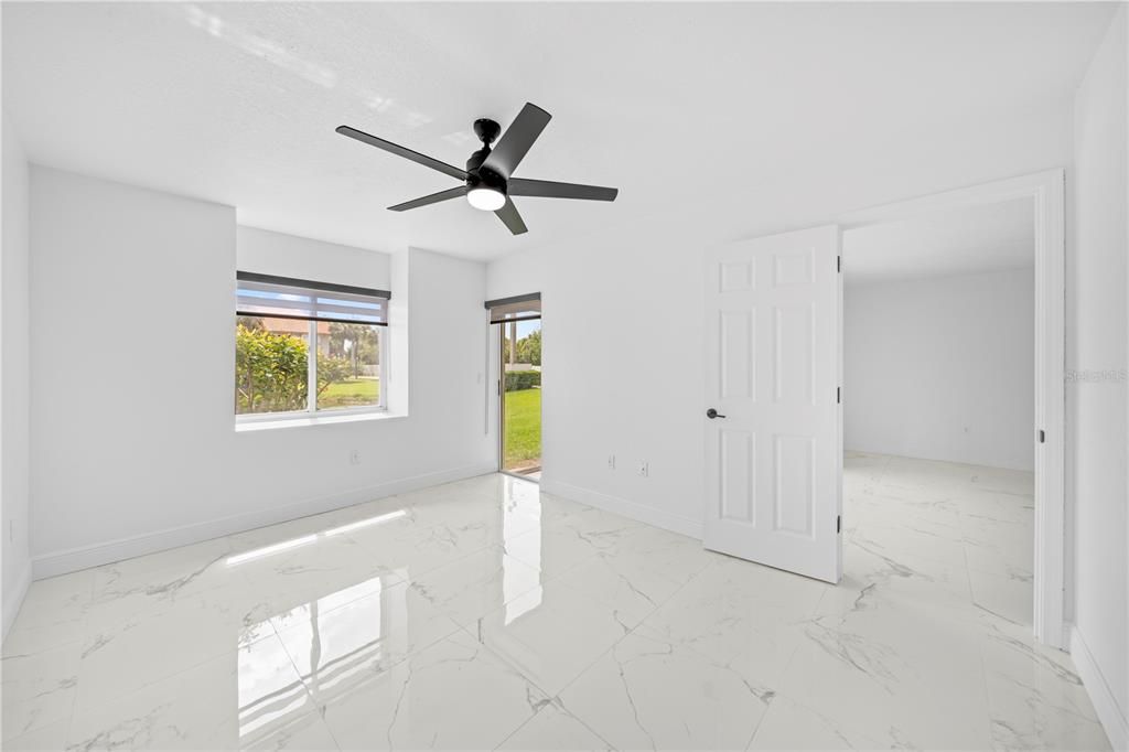 En Venta: $289,999 (2 camas, 2 baños, 1083 Pies cuadrados)