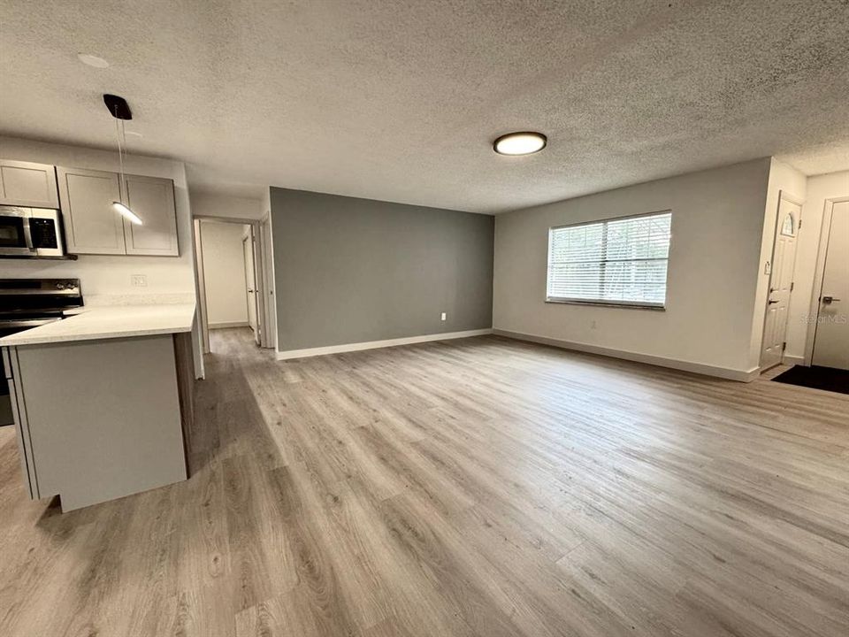 For Sale: $298,000 (3 beds, 2 baths, 1455 Square Feet)