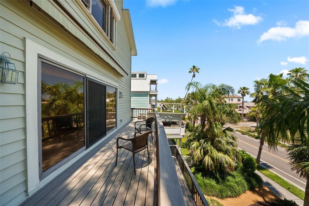 For Sale: $1,750,000 (3 beds, 2 baths, 2743 Square Feet)