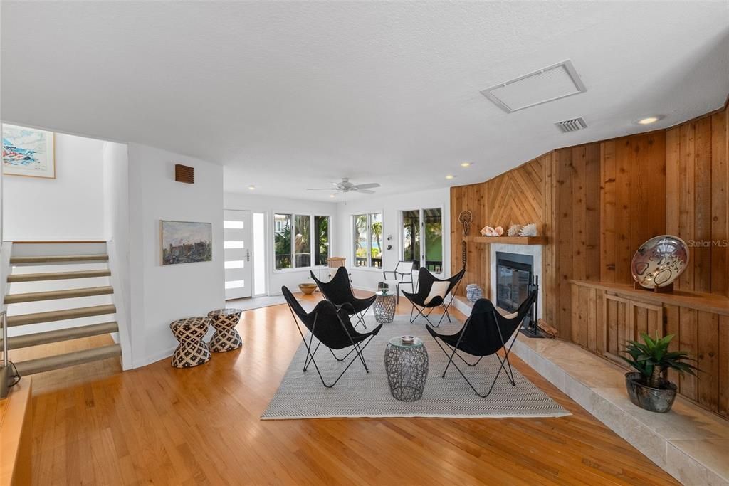For Sale: $1,750,000 (3 beds, 2 baths, 2743 Square Feet)