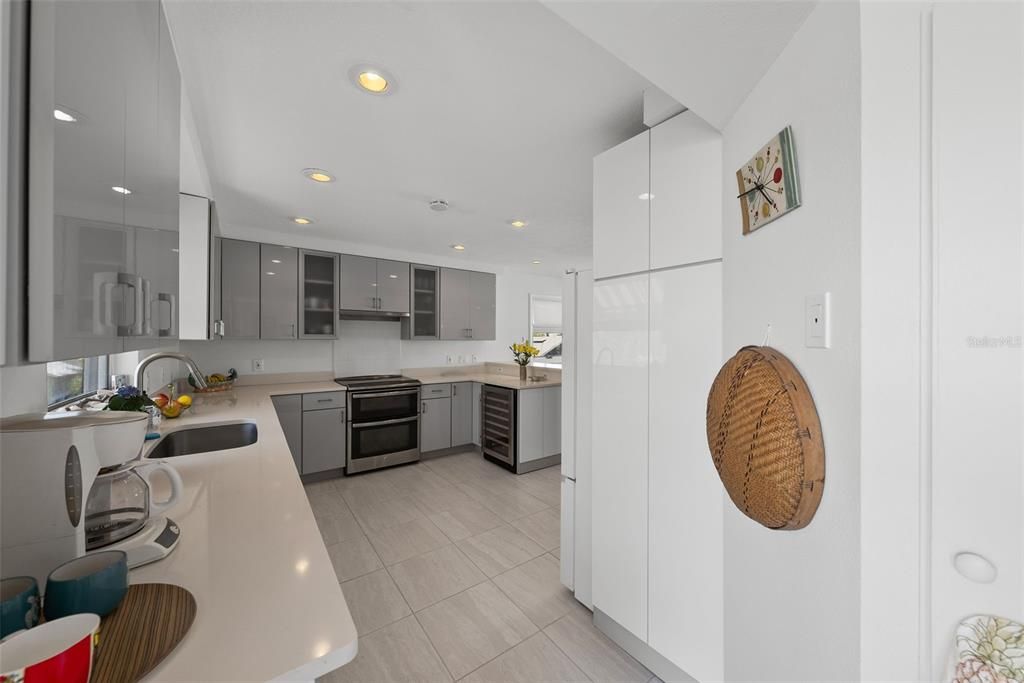 For Sale: $1,750,000 (3 beds, 2 baths, 2743 Square Feet)