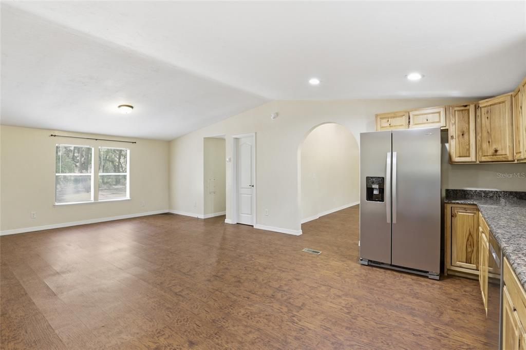 En Venta: $259,900 (4 camas, 2 baños, 1890 Pies cuadrados)