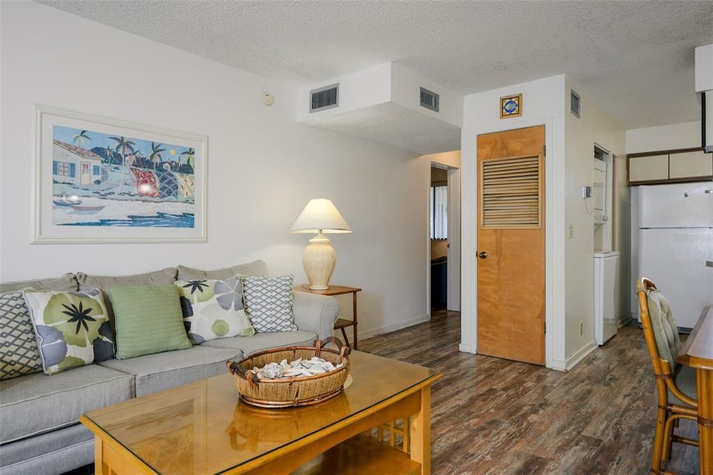 En Venta: $325,000 (2 camas, 2 baños, 973 Pies cuadrados)