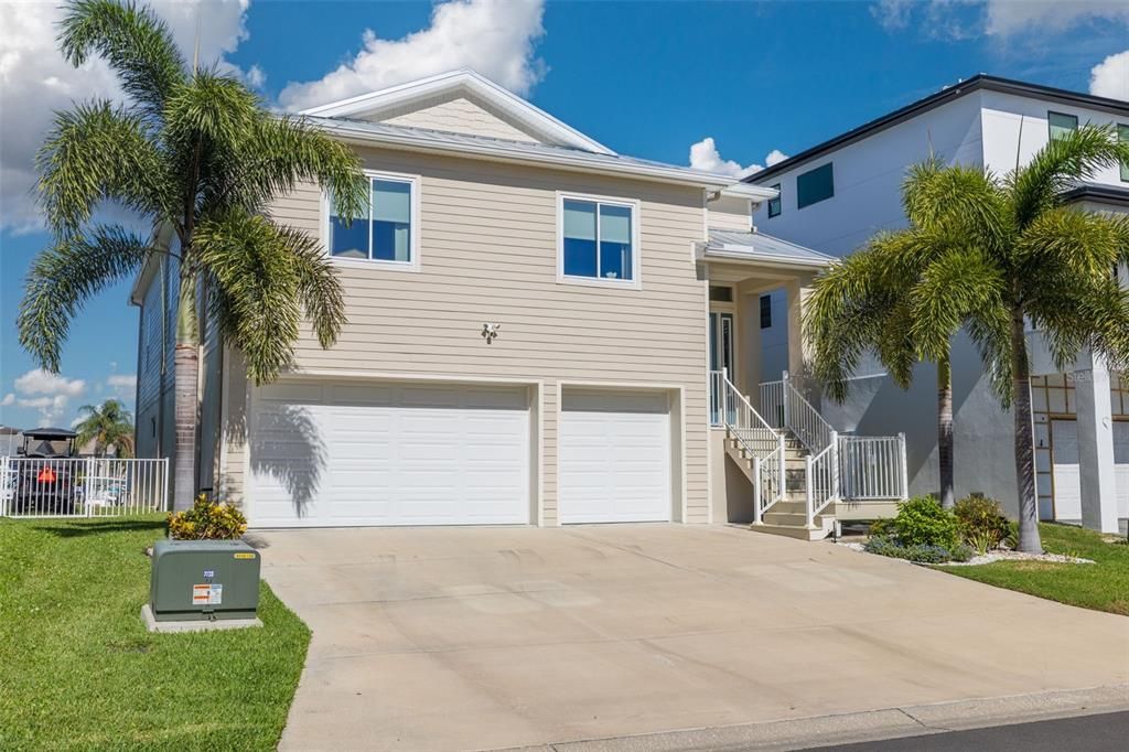 En Venta: $1,249,000 (4 camas, 3 baños, 3749 Pies cuadrados)