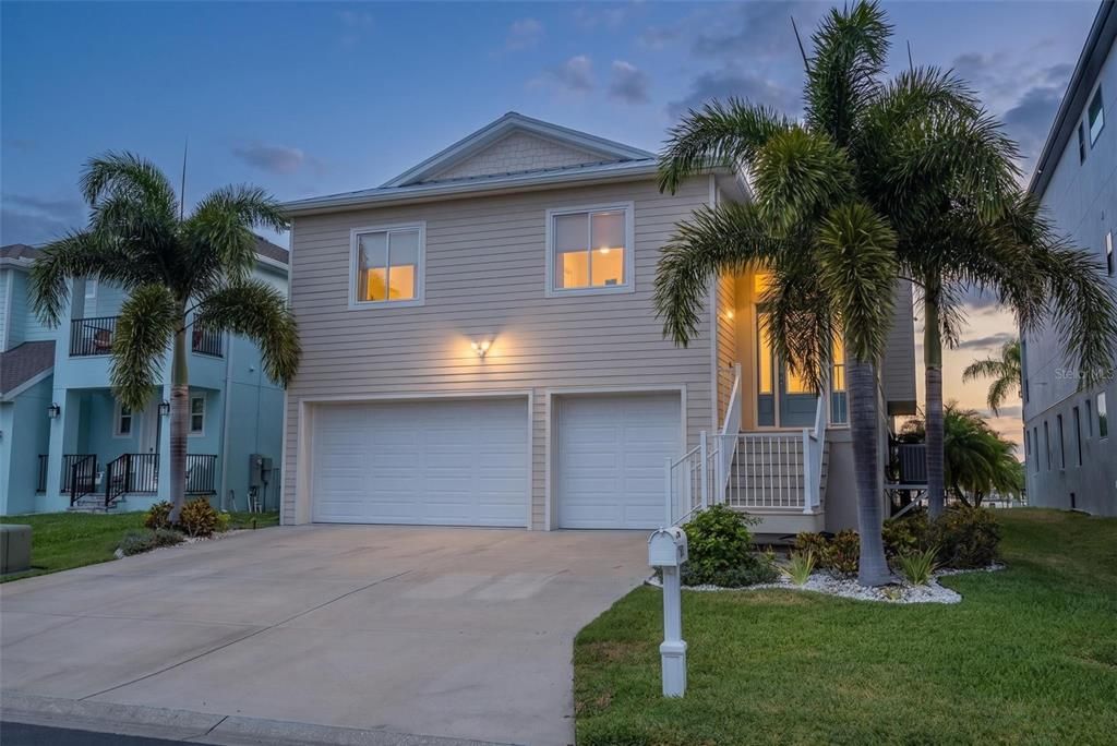 En Venta: $1,249,000 (4 camas, 3 baños, 3749 Pies cuadrados)