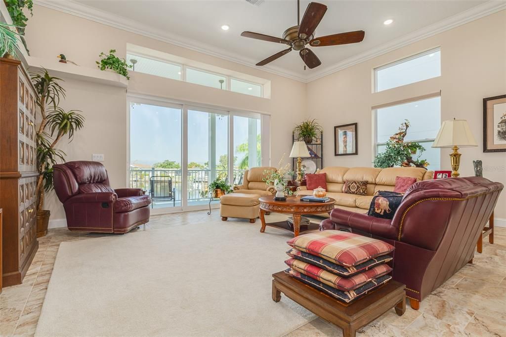 En Venta: $1,249,000 (4 camas, 3 baños, 3749 Pies cuadrados)
