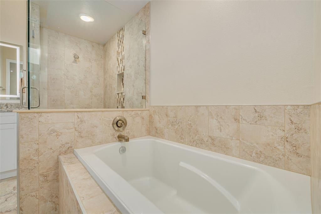 En Venta: $1,249,000 (4 camas, 3 baños, 3749 Pies cuadrados)