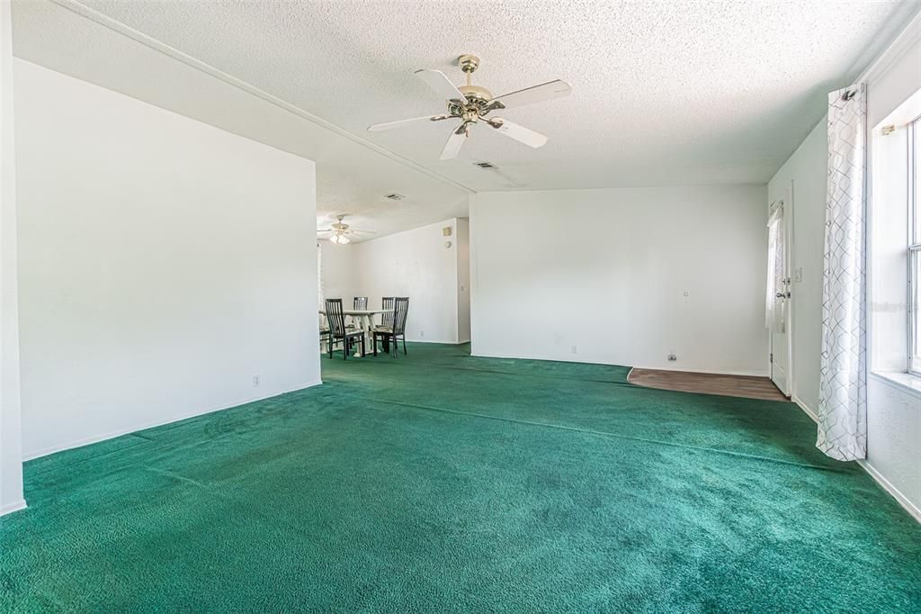 For Sale: $250,000 (4 beds, 2 baths, 1620 Square Feet)