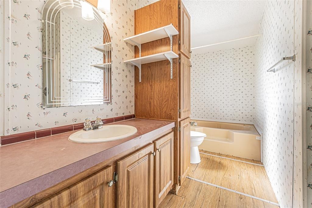 For Sale: $250,000 (4 beds, 2 baths, 1620 Square Feet)