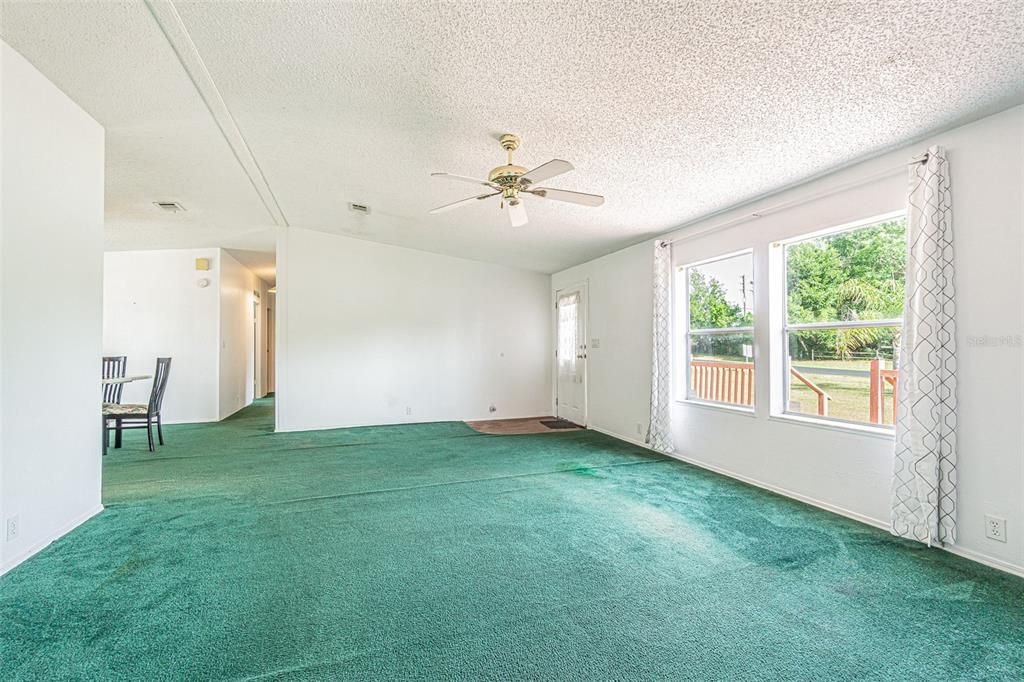 For Sale: $250,000 (4 beds, 2 baths, 1620 Square Feet)