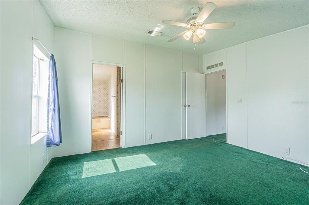 For Sale: $250,000 (4 beds, 2 baths, 1620 Square Feet)