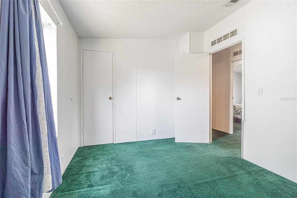For Sale: $250,000 (4 beds, 2 baths, 1620 Square Feet)