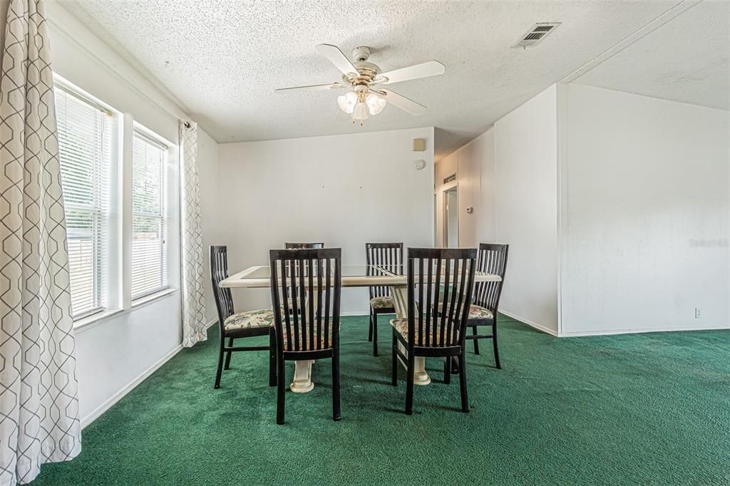For Sale: $250,000 (4 beds, 2 baths, 1620 Square Feet)