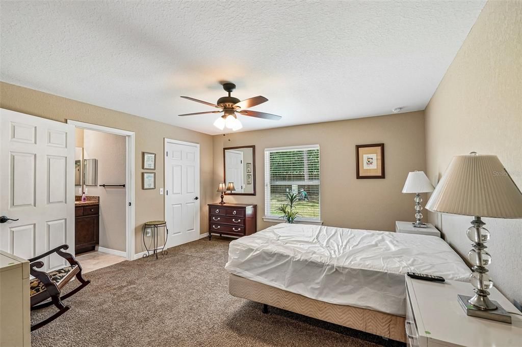 Active With Contract: $269,000 (3 beds, 2 baths, 1412 Square Feet)