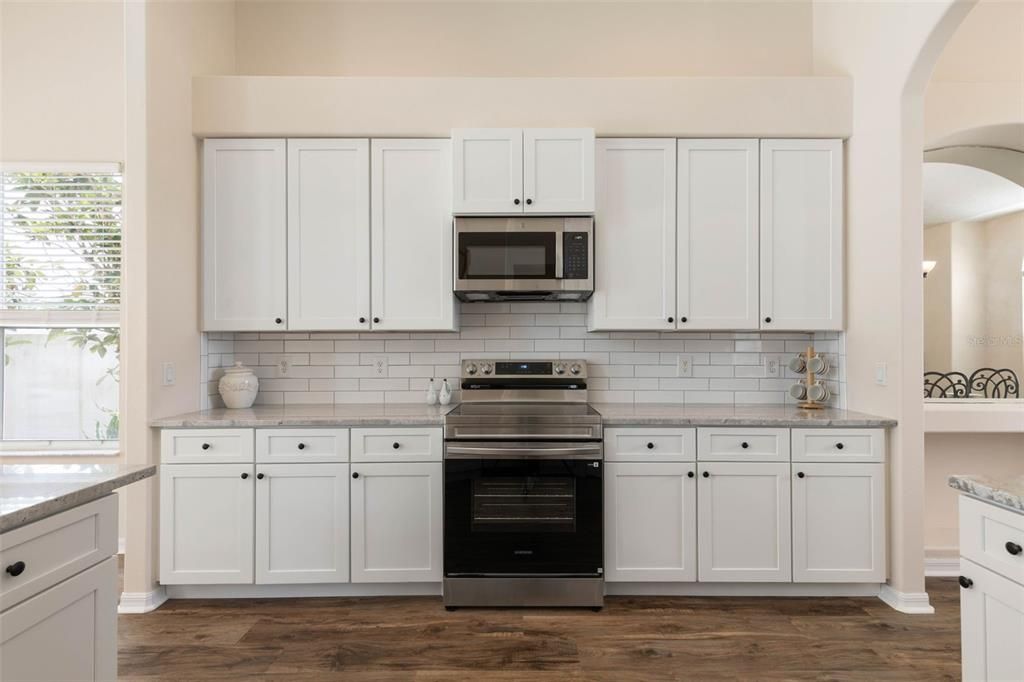 Activo con contrato: $519,900 (4 camas, 2 baños, 3684 Pies cuadrados)